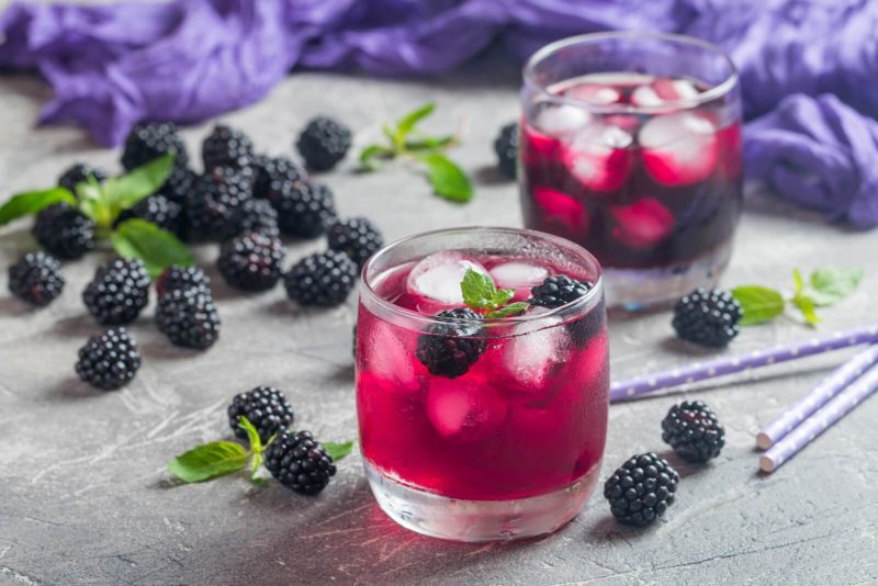 Blackberry Lemon Gin-Tonic