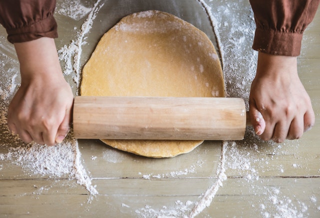 Waarom zijn ‘Bake Off Vlaanderen’ en ‘Heel Holland bakt’ zo populair?