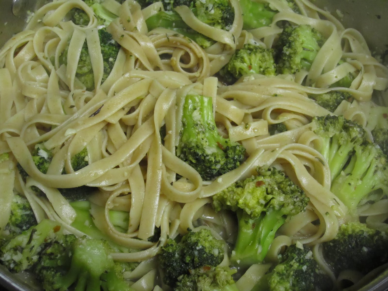 Tagliatelle met broccoli en kaassaus